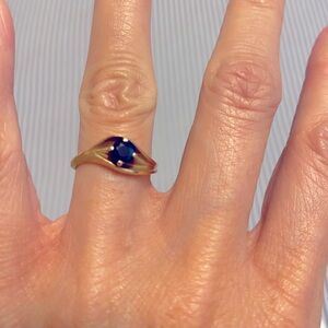 Sapphire & 14K gold ring - size 5